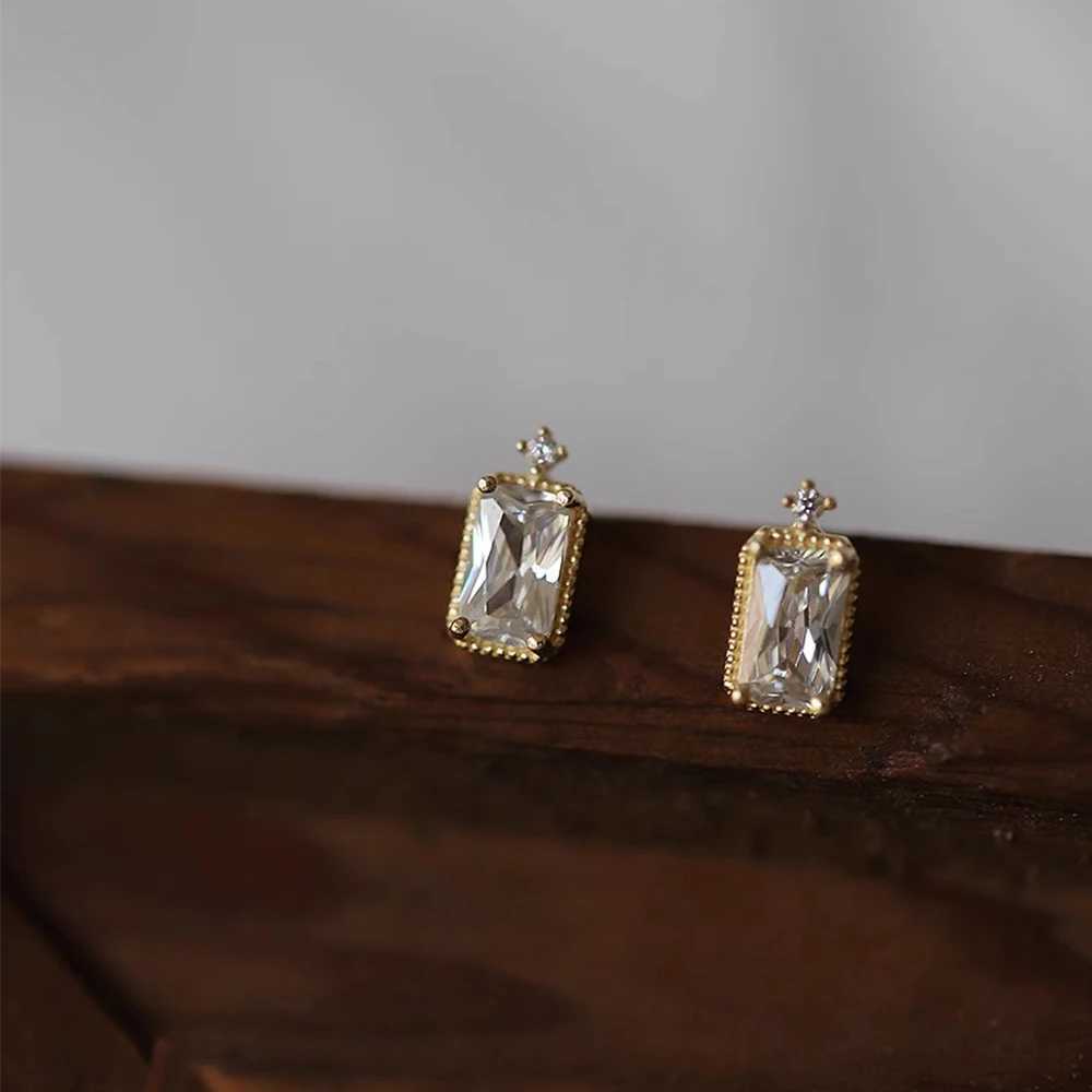 CANNER Sugarcube-Shaped Zircon Stud Earrings 925 Sterl Silver Flower-Shaped Small Pearl Earrings Gentle Delicate Women JewelryX241023