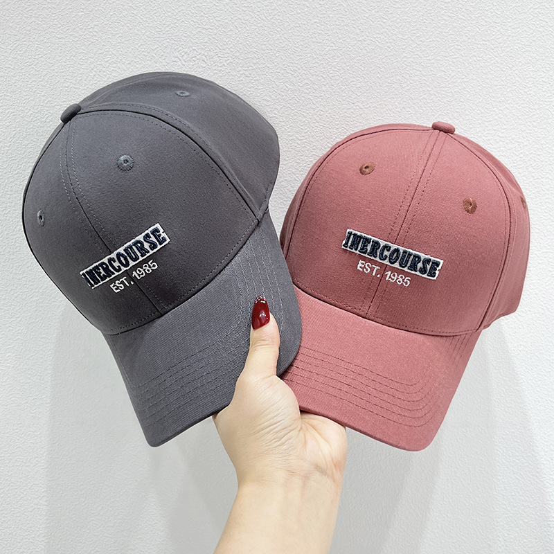 Free shipping New High Quality Caps Fashion Baseball hats Mens Womens Sports Caps Forward Cap Adjustable Fit Hat A timeless classic designer hat Q-10