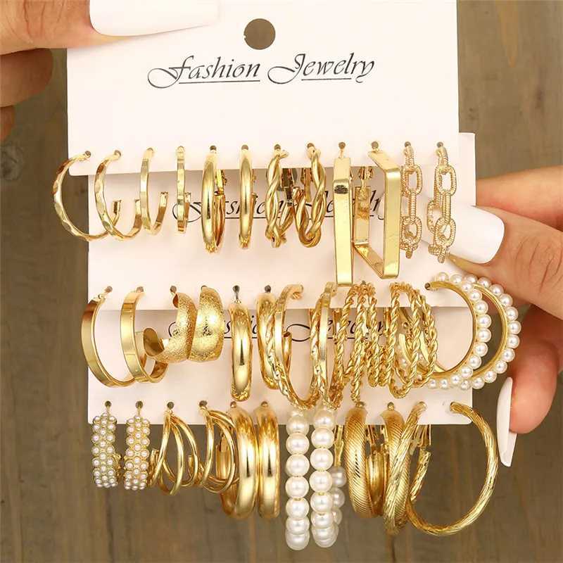 Mole Geometric Ring Earring Set suitable for women Bohemian pearls round gold retro punk fashionable jewelry W241023