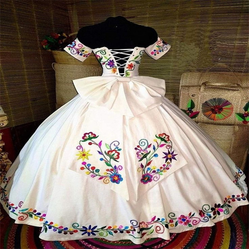 Vintage Mexican Wedding Dress 2025 Colorful Embroidery Ball Gown Country Style Bridal Gowns Lace Up Off Shoulders Gothic Bride Dress With Big Bow Vest