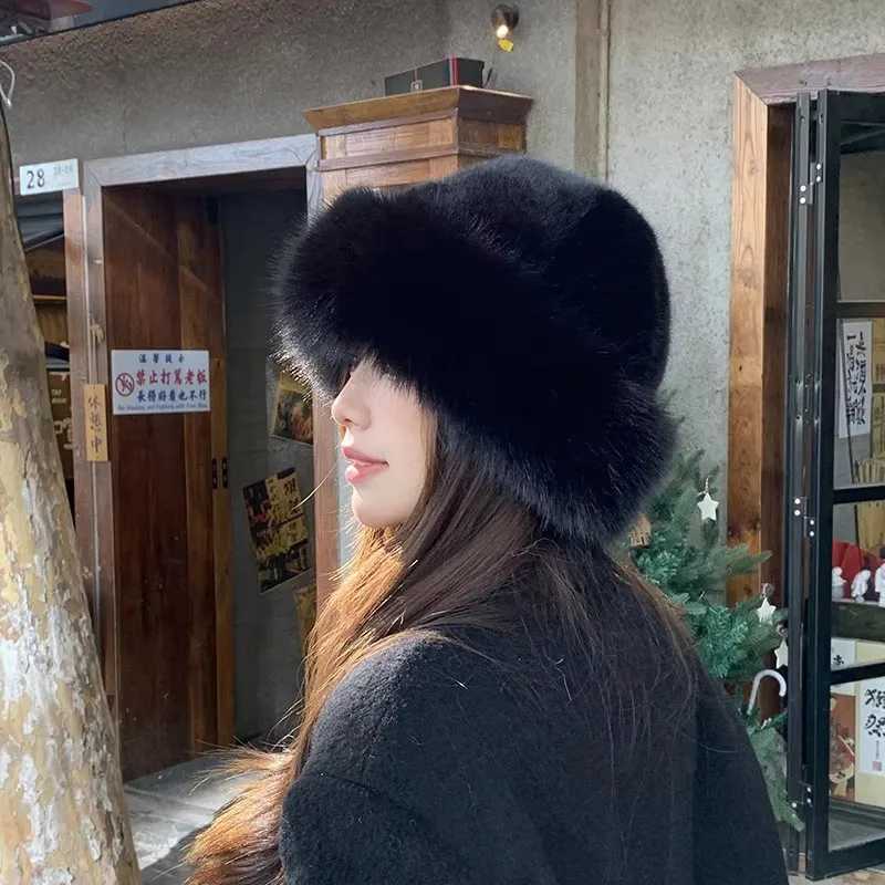 Winter plush fishermans hat used for warm and fluffy fur ear protection windproof and warm equipment fashionable Fem Panama Basin hat X2410231