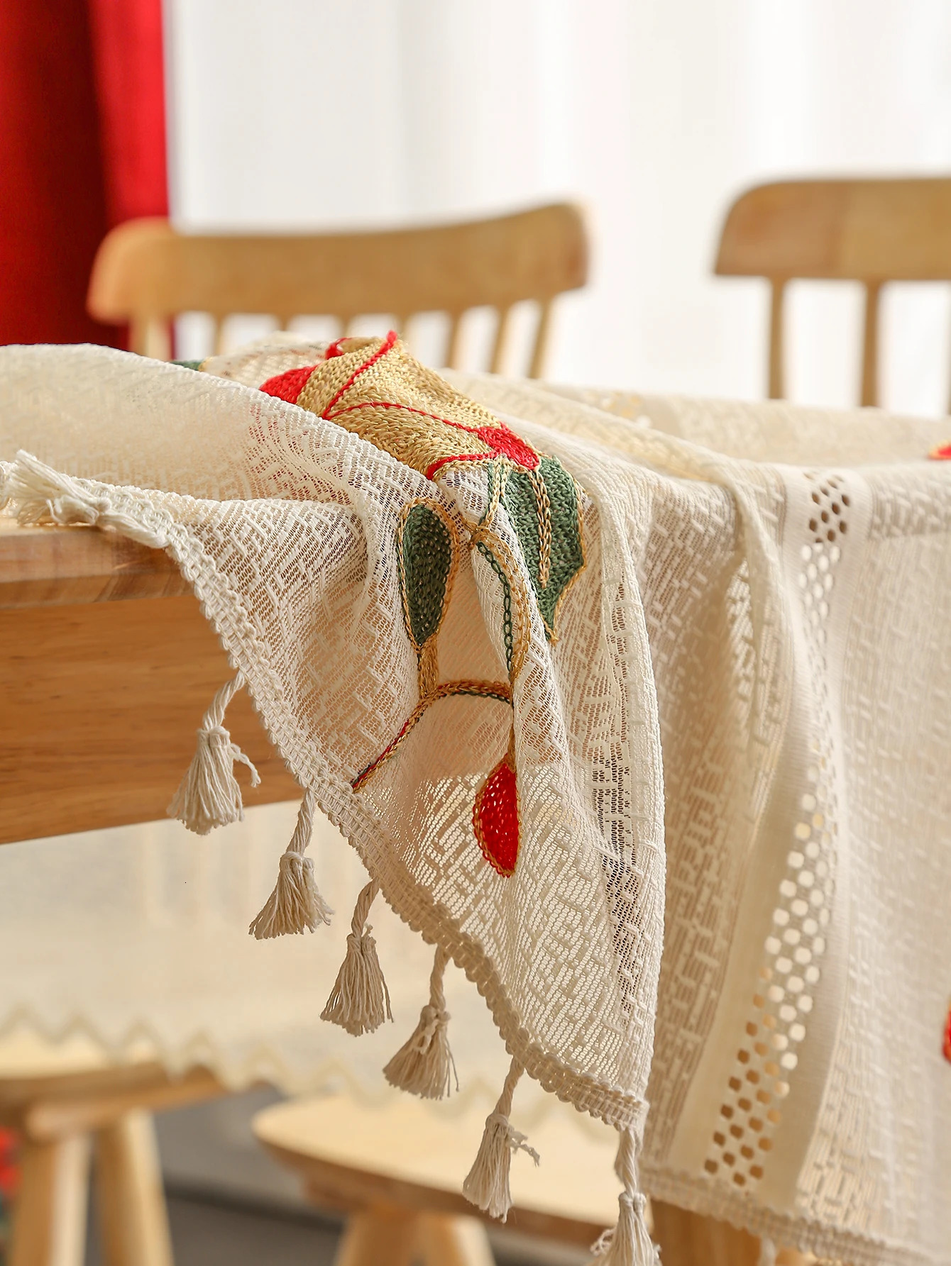 Beige lace tablecloth beige red lucky clock washable tablecloth used for party wedding picnic decoration 241024