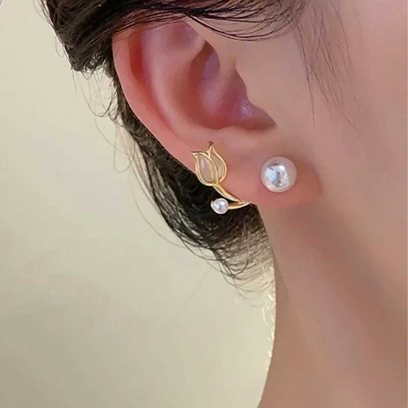 Luxury Gold Color Tulip Flower Opal Stud Earrings for Women Cute Pearl Clip Korea Earring Wedding Bride Jewelry Accessories GiftX241023