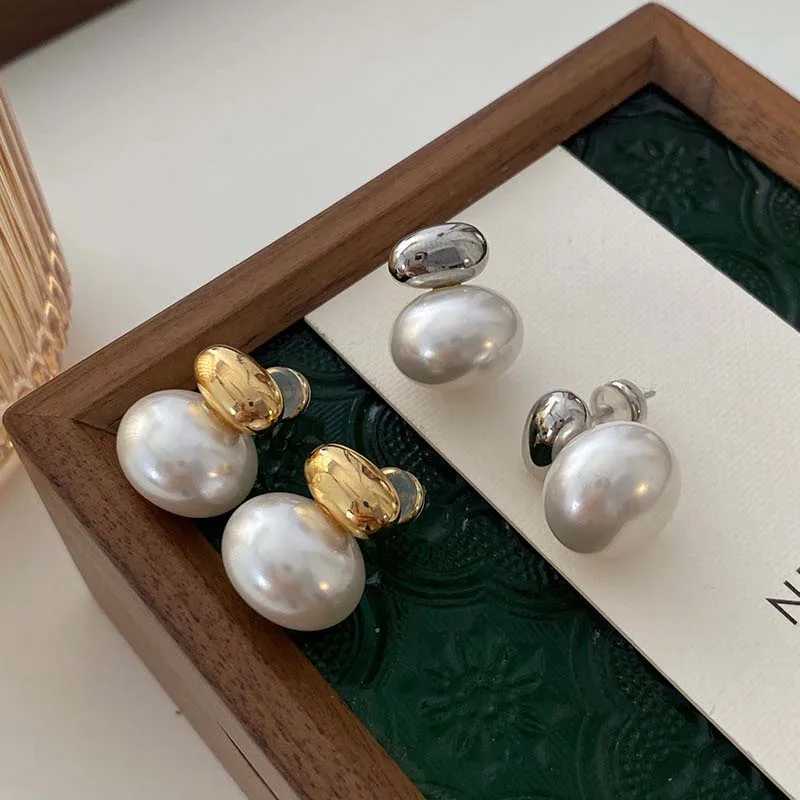 2024 New French Elegant Golden Bean Spld Flat Pearl Earrings Suitable for Korean Fashion Jewelry Party Womens Sweet Dress W241023