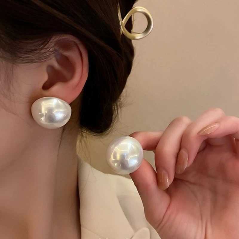 2.0CM imitation pearl round stud earrings minimum trend statement womens geometry party wedding girl gift W241023