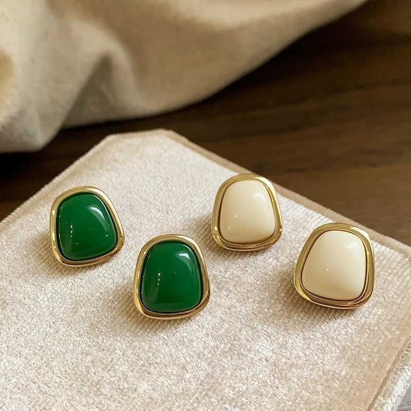 Vintage Fashion Irregular Pearl Stud Earrings Female Green RED Simulated Pearl Earrings for Women Wedding JewelryX241023