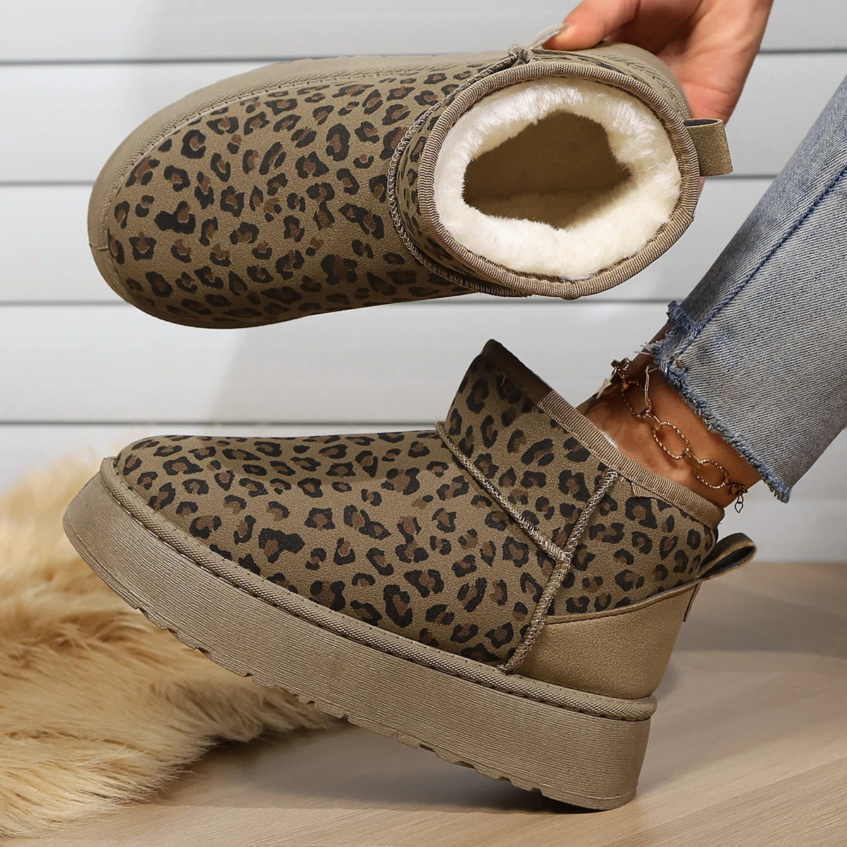 Women Leopard Print Boots2024 Winter Comfortable Warm Snow Boots Outdoor Nonslip Wearresistant Fashion Plush Short 241028
