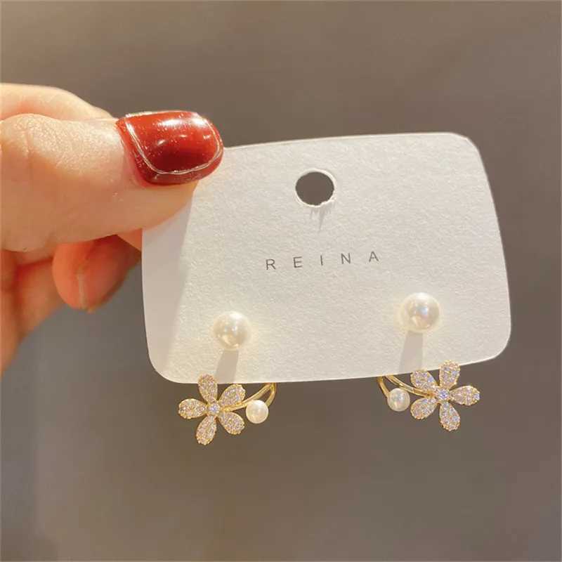 New Korean Light Luxury Imitation Pearl Flower Stud Earrings For Women Fashion Crystal Elegant Jewelry Party GiftsX241023