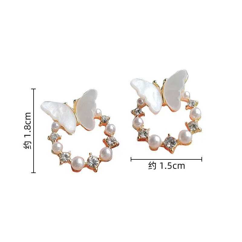 New Butterfly Crystal Imitation Pearl Wreath Circle Geometry Stud Earrings Korean Jewelry Female Birthday Friend Christmas GiftX241023