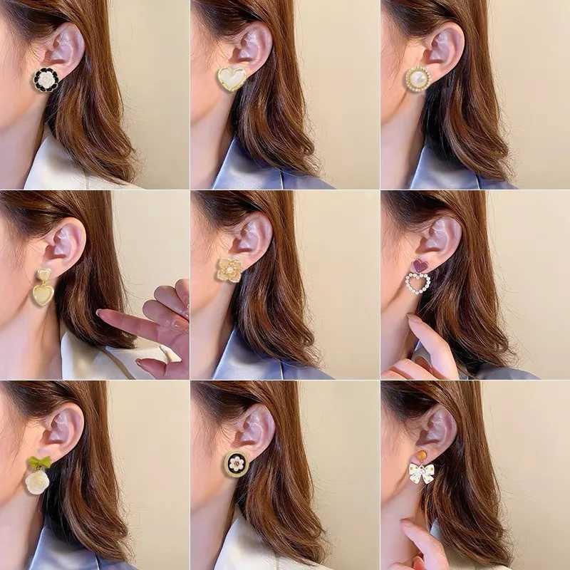 1 pair of pearl earring clips female unperforated earring clips earrings false perforations crystal earring cuffs fashionable gift W241023