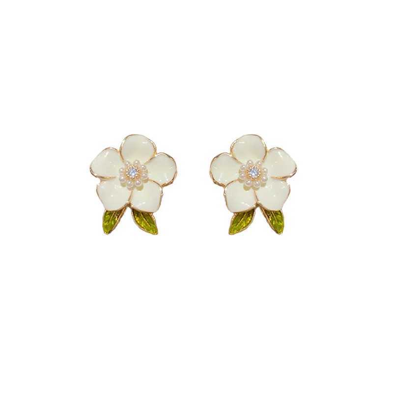 Trendy Cute White Flower Stud Earrings for Women Girls Enamel Oil Camellia Green Leaf Crystal Imitation Pearl Earrings JewelryX241023