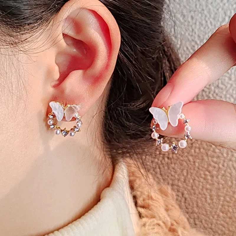 New Butterfly Crystal Imitation Pearl Wreath Circle Geometry Stud Earrings Korean Jewelry Female Birthday Friend Christmas GiftX241023