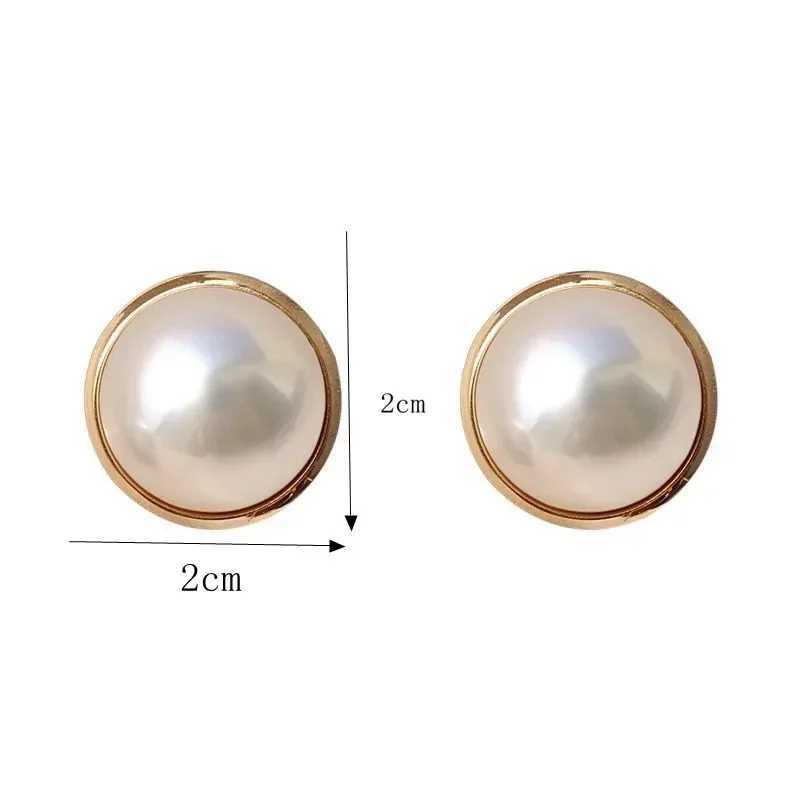 20mm Gold Color Round Imitation Pearl Stud Earring for Women Temperament Wedding Jewelry Christmas Day Girl GiftX241023