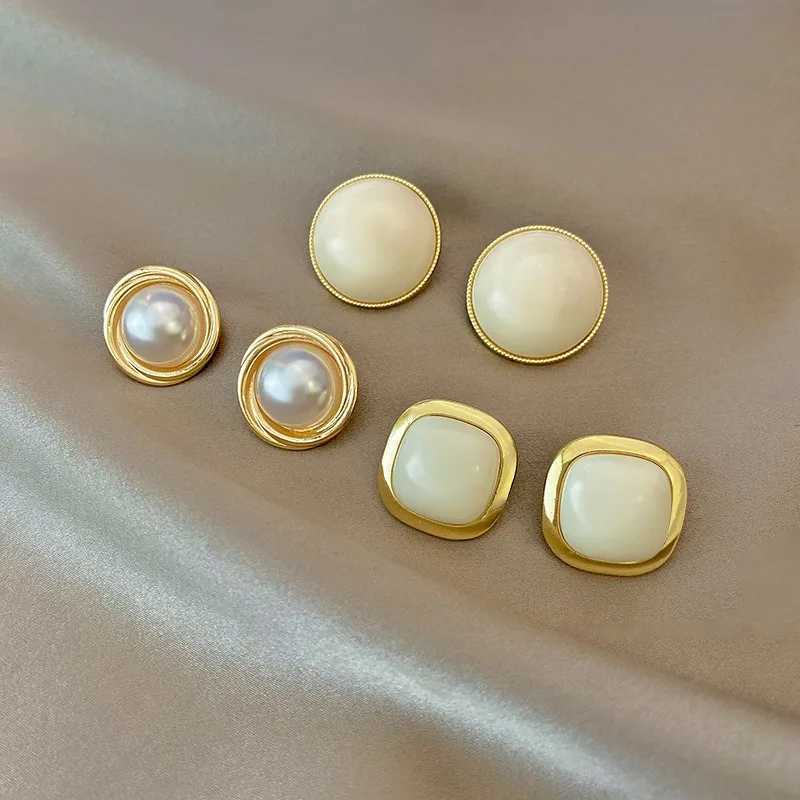 Contracted Pearl Earring Female Personality Fashion Earring Design Feeling Geometric Earrings Ms Wedding Birthday GiftsX241023