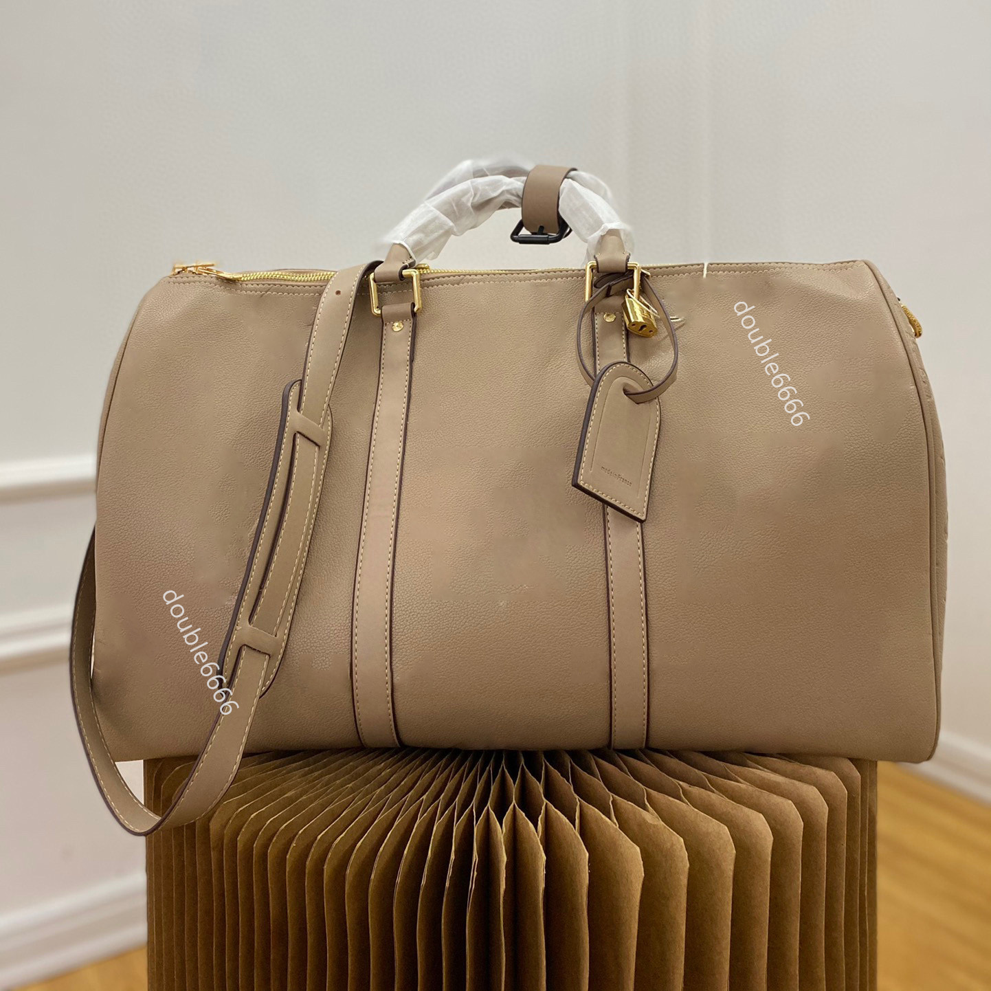 Luxury designer travels bag, embossed men and wome travel bag large patterned embossed women shoulder bag cross-body bag large capacity handbag outdoor messenger bag