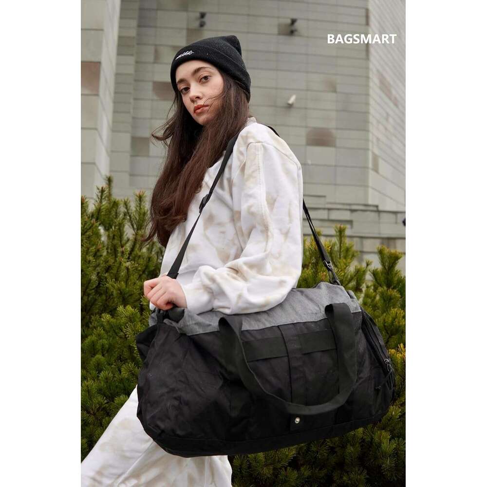 BAGSMART Gym Bags Men Women, Foldable Bag, Lightweight Weekender Duffel With Shoe Compartment, Water Resistant Workout Duffle Sports Bag for Travel Yo