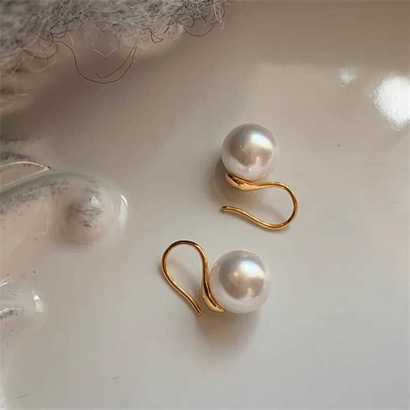Simple Glamour Imitation Pearls for Women Fashion 2024 New Fashion Pearl Womens Earrings Wholesale W241023