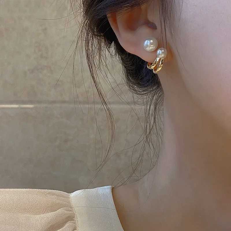 New retro light luxury pearl stud earrings Korean simple jewelry Christmas party girl temperature set W241023