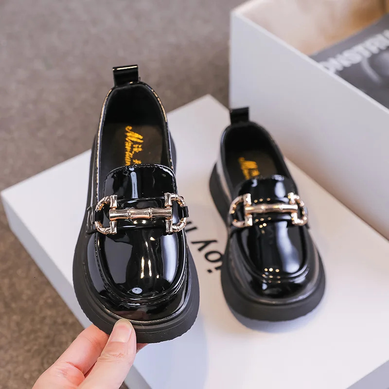 Princess Mary Janes UK Uniform Shoes Kids Fashion Spring Versatile Black Soft Glossy Retro Metal Cute Girls Loafers for Boy 241023