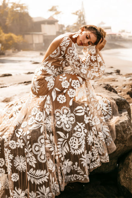 2024 new european and american foreign trade women's wear wish deep v mesh embroidered bubble sleeves open back dress dress new style