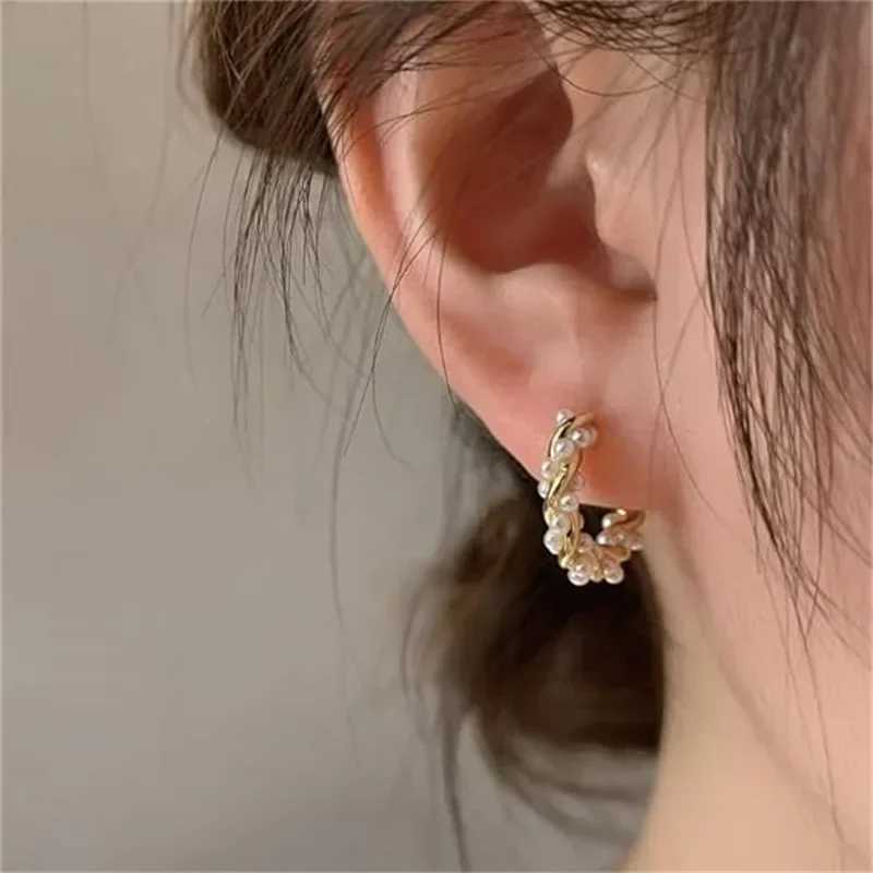 French imitation pearl ring earrings small round ring earrings suitable for women mini jewelry elegant ear buckle gifts W241023