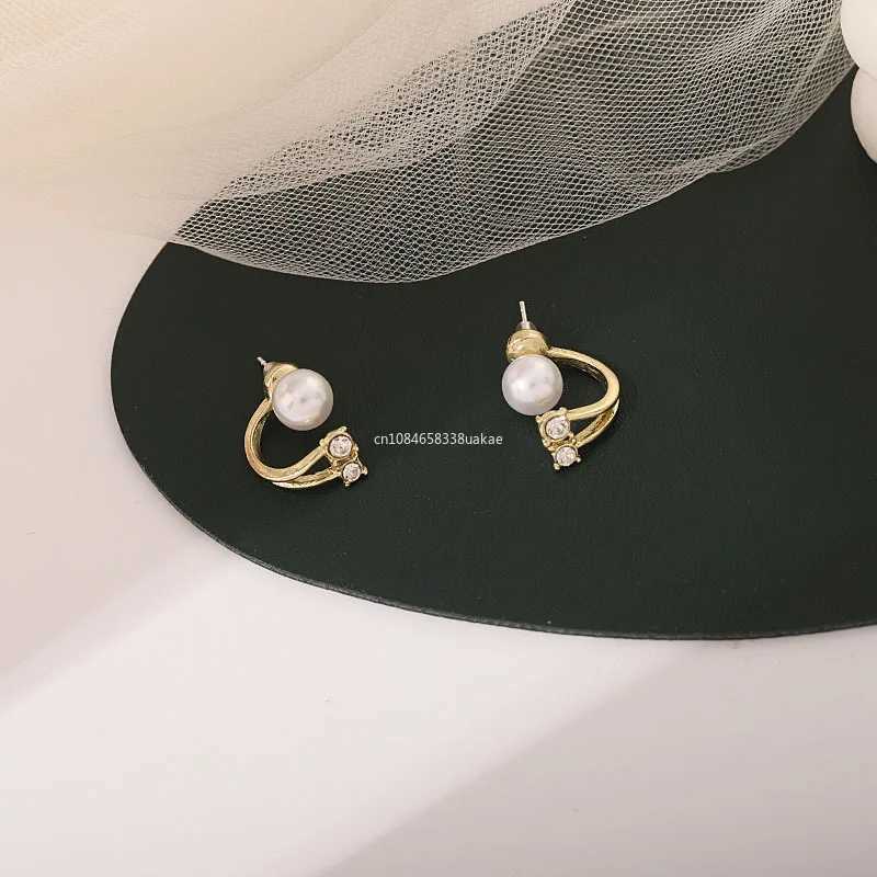 1pc New Pearl Earrings Silver Needle Hypoallergenic Earrings Exquisite Heart Shape Stud Earrings for Women Fashion Party JewelryX241023