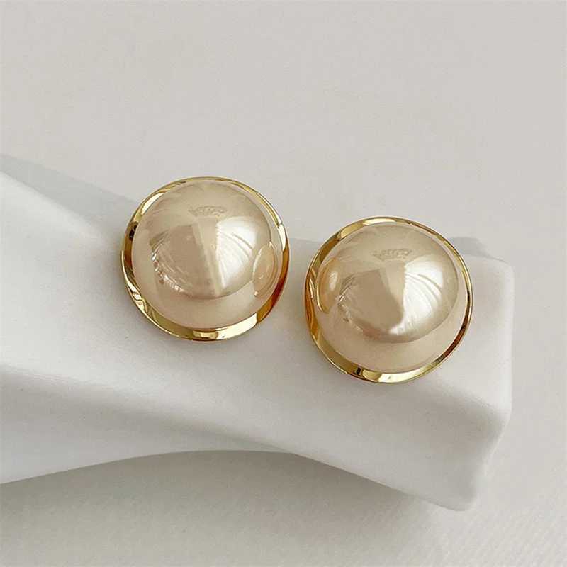 Metal Round Gold Color Pearl Earrings For Women Vintage Elegant Irregular Temperament Earrings Wedding Jewelry BrincosX241023