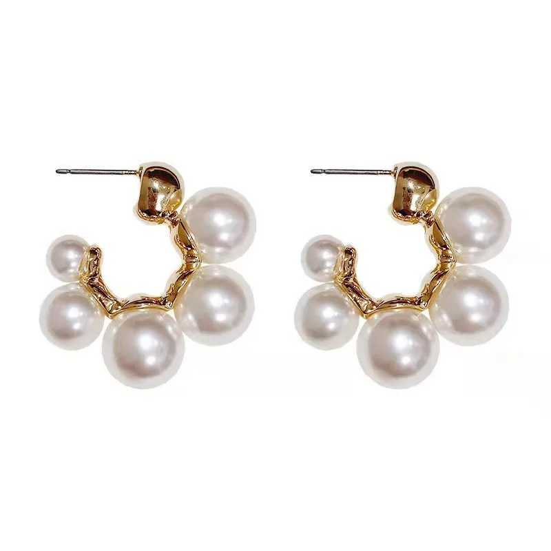 Korean Retro C-shaped Large Imitation Pearl Irregular Stud Earrings Female Fashion Geometry Ear Wedding Jewelry Romantic GiftX241023
