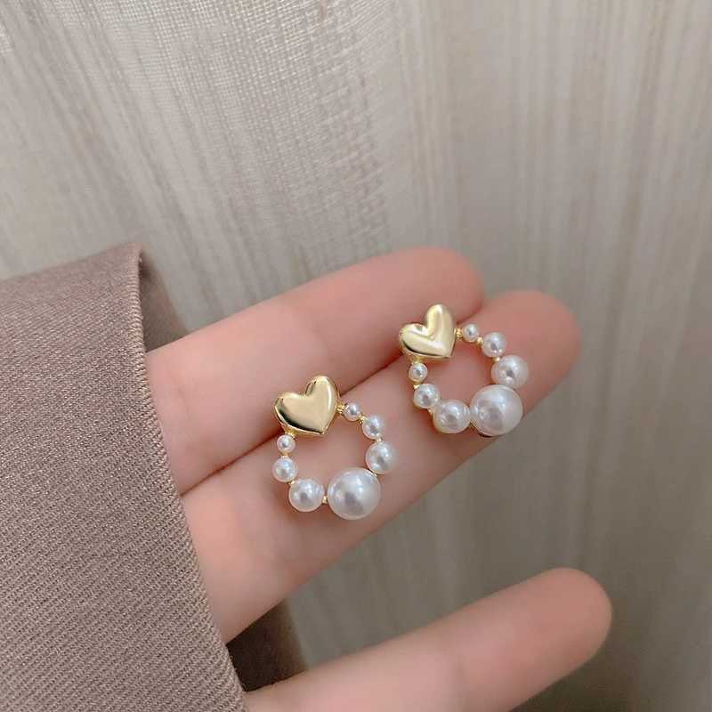 Trendy New Tiny Heart Earrings for Girls Hollow Round Pearl Elegant Womens Wedding Party Fashion Ear Jewelry boucle doreilleX241023