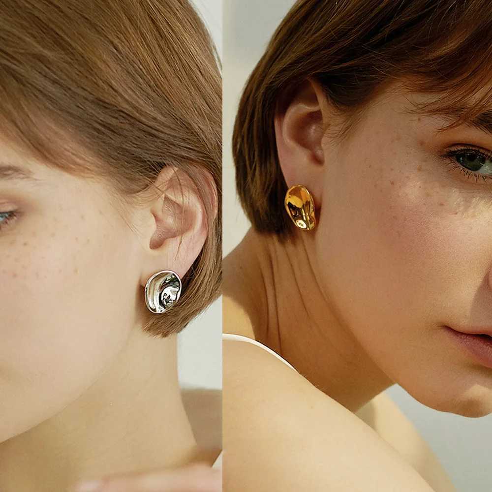 French niche design Heavy smooth irregular round earrings Geometric oval bright metal earringsX241023