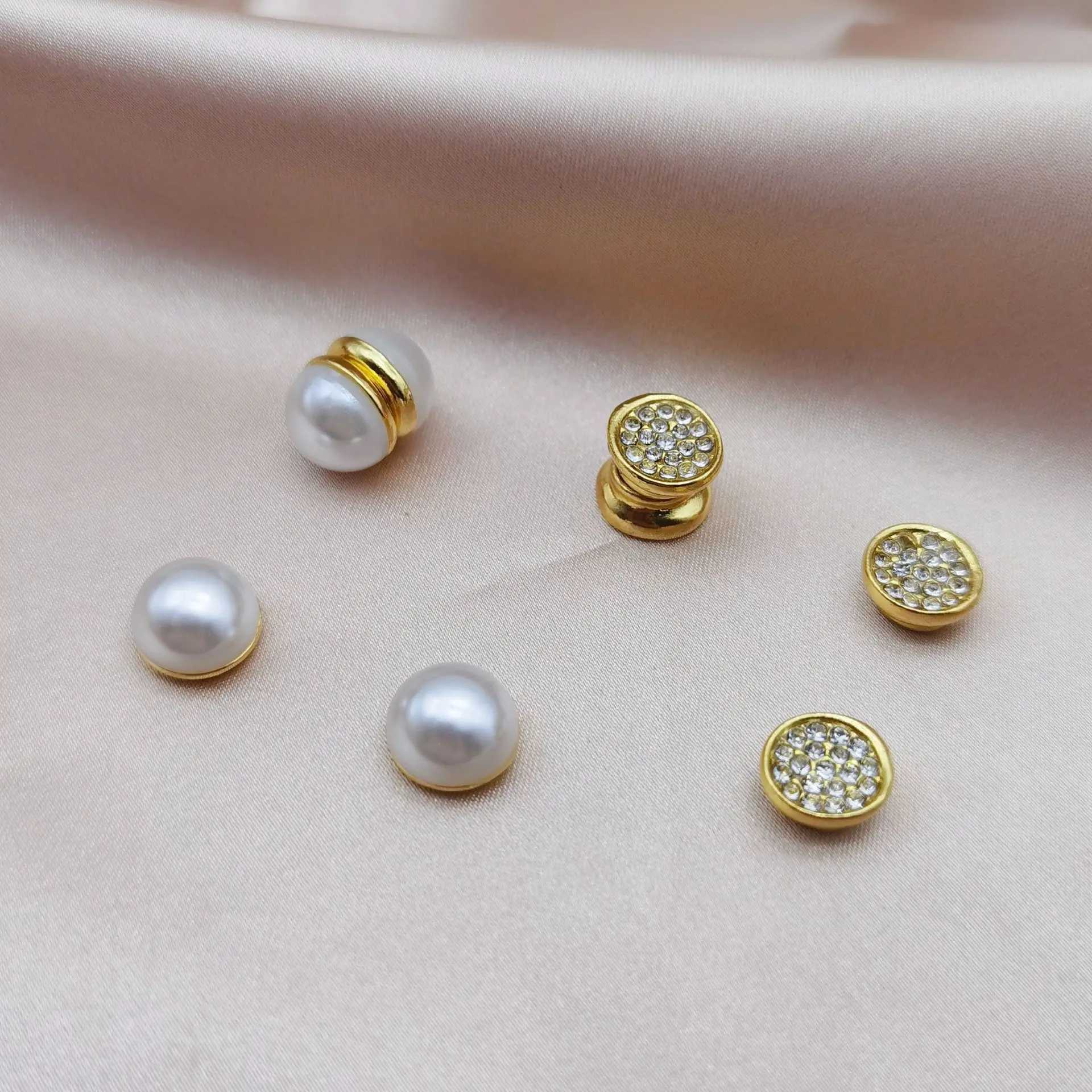 Fashionable perforated magnetic ear clip earrings suitable for women sparkling crystal zircon pearl ear bone clip earrings wedding jewelry W241023