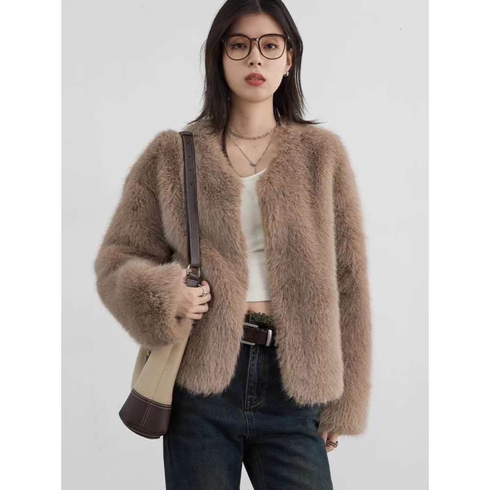 CHIC VEN Women Coats Single Breasted Loose Casual New V-Neck Faux Fur Jacket Warm Short Female Overcoat Autumn Winter 2024