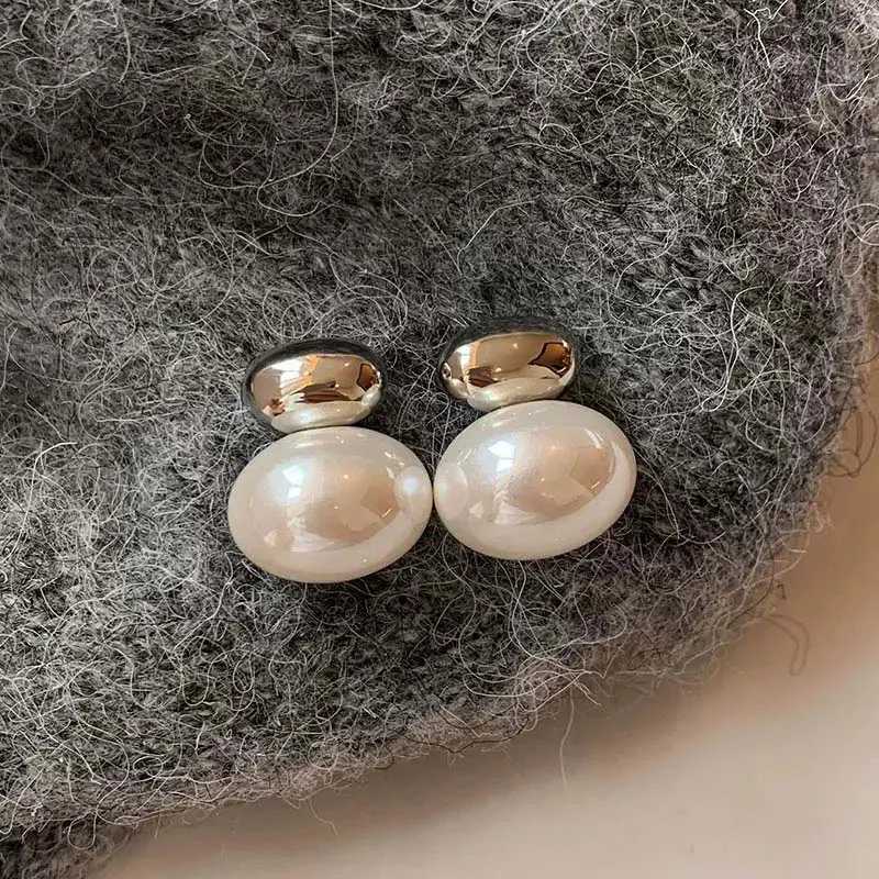 2024 New French Elegant Golden Bean Spld Flat Pearl Earrings Suitable for Korean Fashion Jewelry Party Womens Sweet Dress W241023