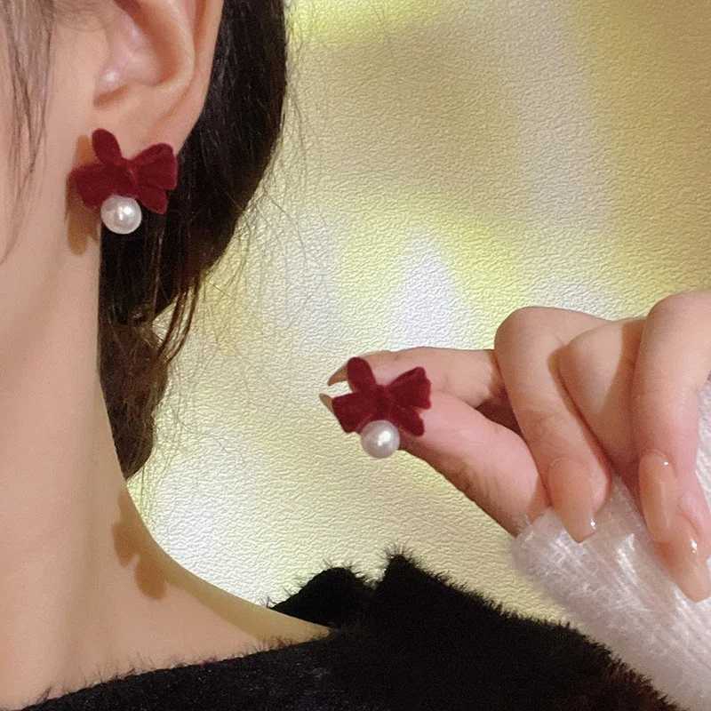 Sweet Black Velvet Bow Imitation Pearl Stud Earrings for Women New Fashion Trend Elegant Gentle and Gentle Birtay Gifts for Girls W241023