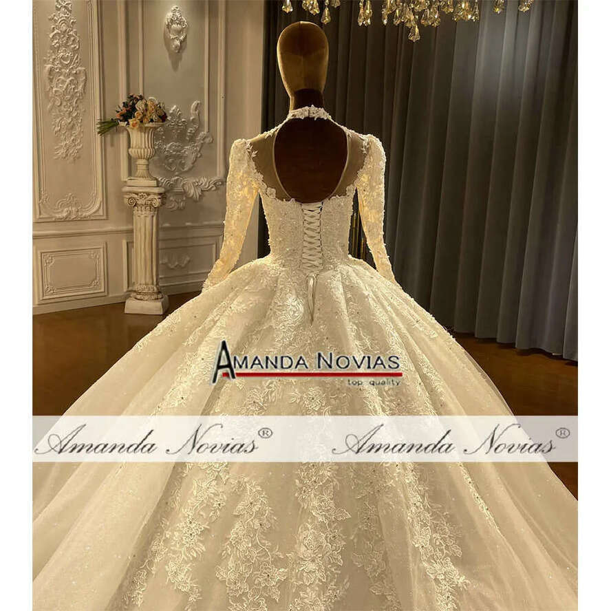 Long Sleeve Lace Appliqued Off White Wedding Dress