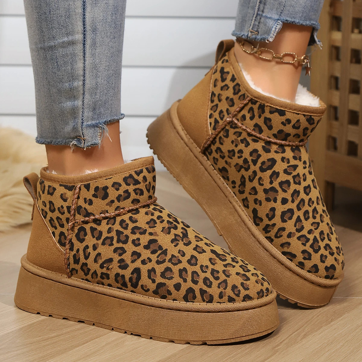 Women Leopard Print Boots2024 Winter Comfortable Warm Snow Boots Outdoor Nonslip Wearresistant Fashion Plush Short 241028