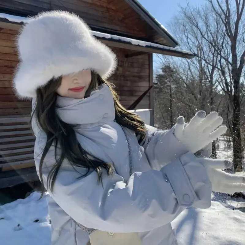 Winter plush fishermans hat used for warm and fluffy fur ear protection windproof and warm equipment fashionable Fem Panama Basin hat X241023