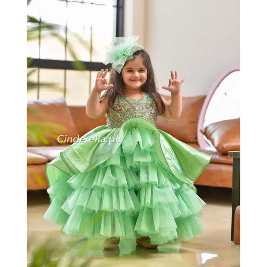 2021 Beaded Lace Wer Girl Dresses Ball Gown Satin Tiers Lilttle Kids Birthday Pageant Weddding Gowns