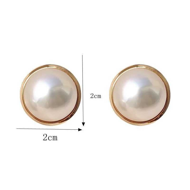 20mm Hyperbole Gold Color Round Imitation Pearl Stud Earring for Women Temperament Wedding Jewelry Christmas Day Girl GiftX241023