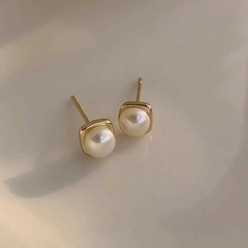 New Fashion Pearl Earrings Exquisite Square Stud Earrings For Women 925 Silver Needle Hypoallergenic Earrings Party JewelryX241023