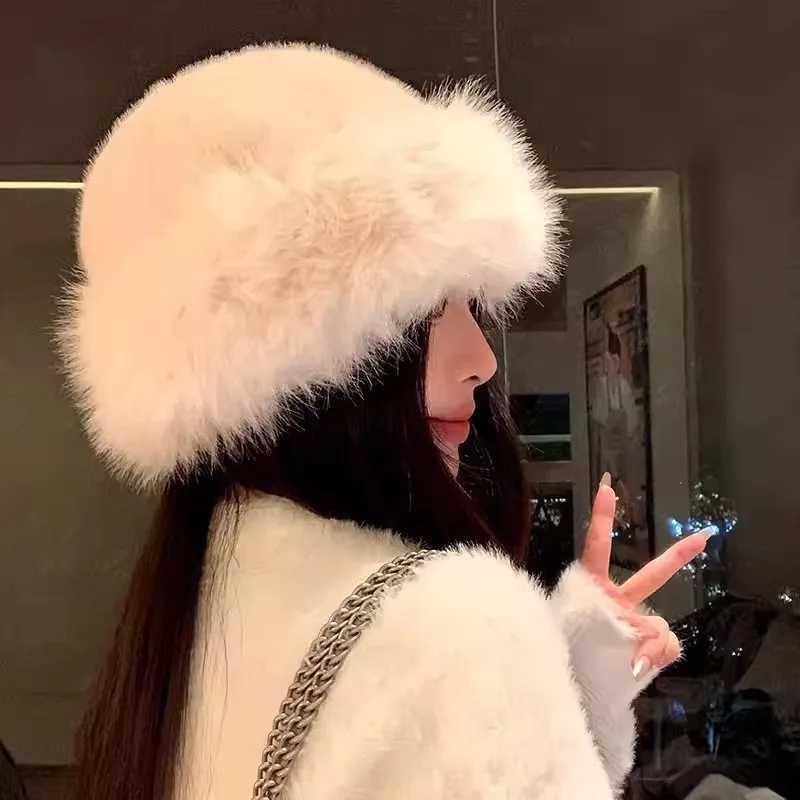 Winter plush fishermans hat used for warm and fluffy fur ear protection windproof and warm equipment fashionable Fem Panama Basin hat X2410231