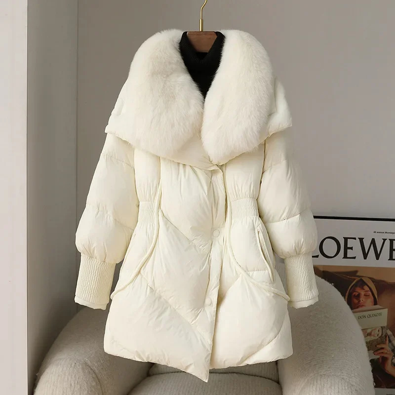 Winter Fried Street Fox Fur Collar Warm Goose Down Jacket Womens Fur Coat Medium to Long Wholesale 241023