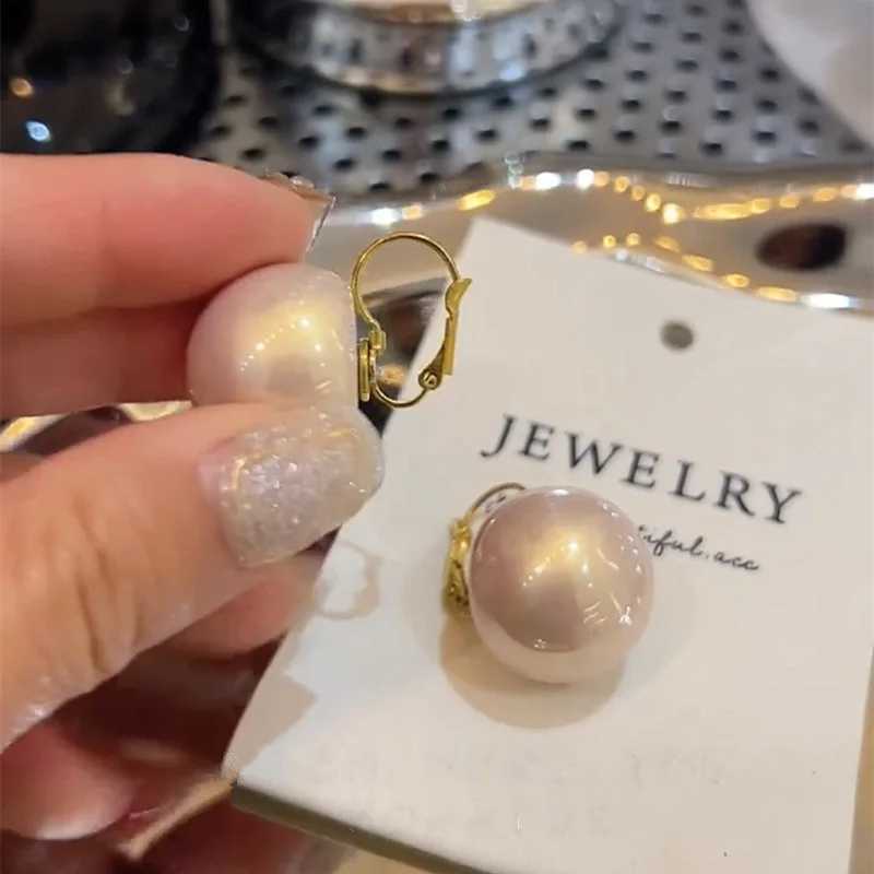 New Korean Exquisite Fashion Pearl Earrings Temperature Simple Earrings Womens Jewelry W241023