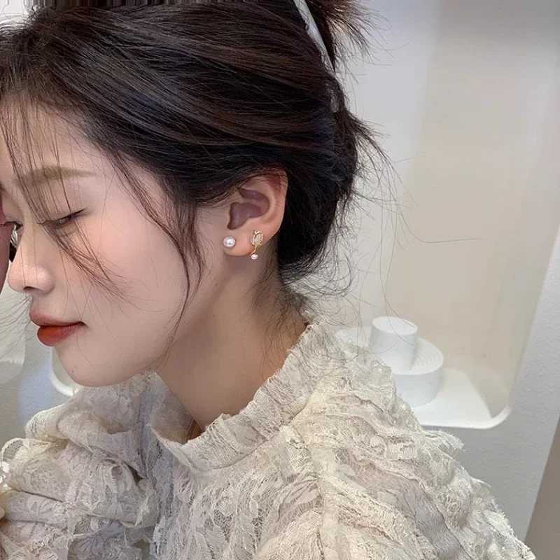 Luxury Gold Color Tulip Flower Opal Stud Earrings for Women Cute Pearl Clip Korea Earring Wedding Bride Jewelry Accessories GiftX241023
