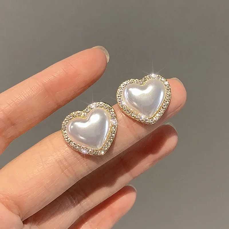 Love Heart Pearl Earrings for Women Fashion Artificial Pearl Round Stud Earrings Elegant Wedding Jewelry Valantine Day GiftsX241023
