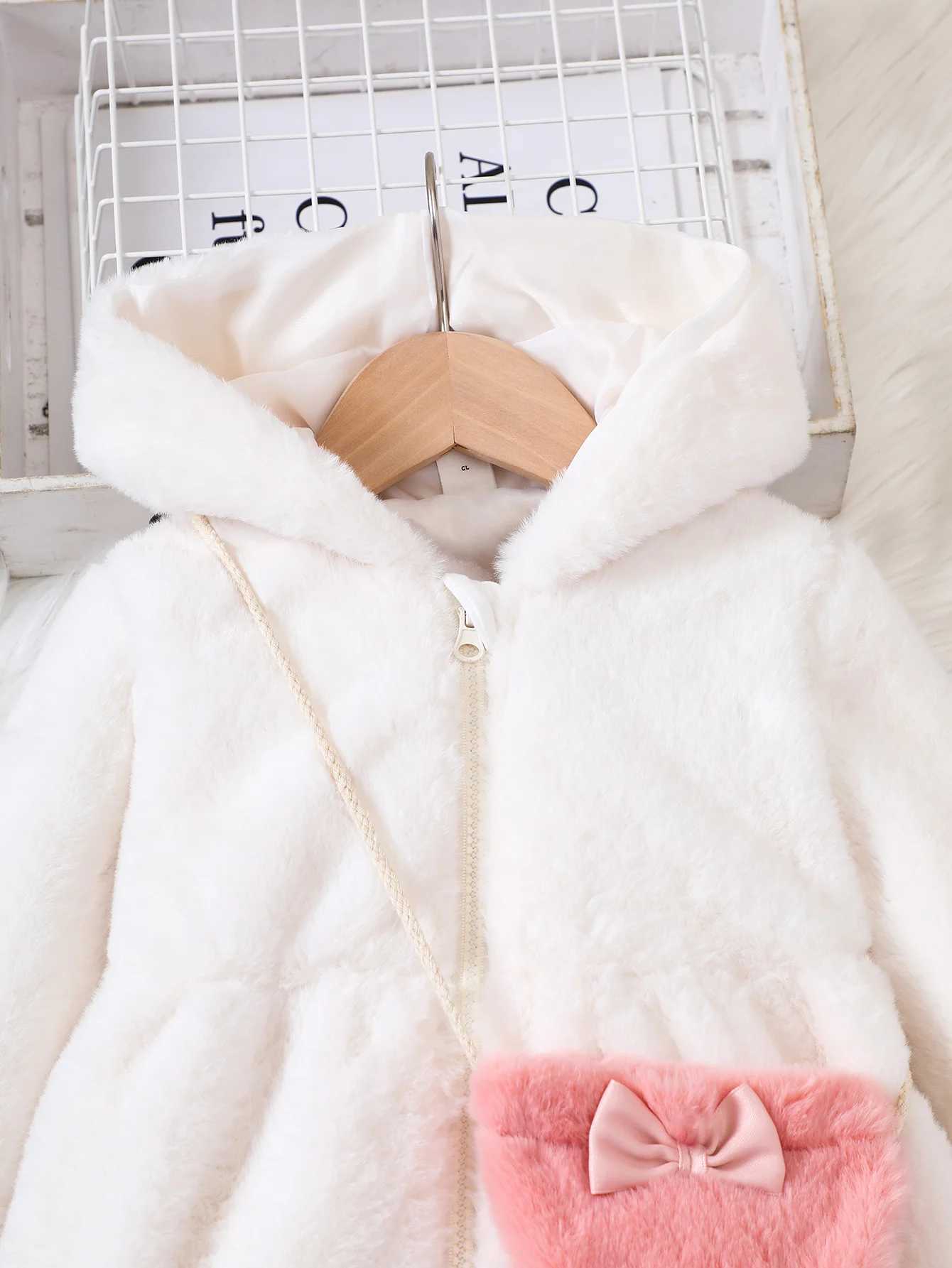 Girls autumn and winter new hooded plush thick coat+love shoulder bag W241023