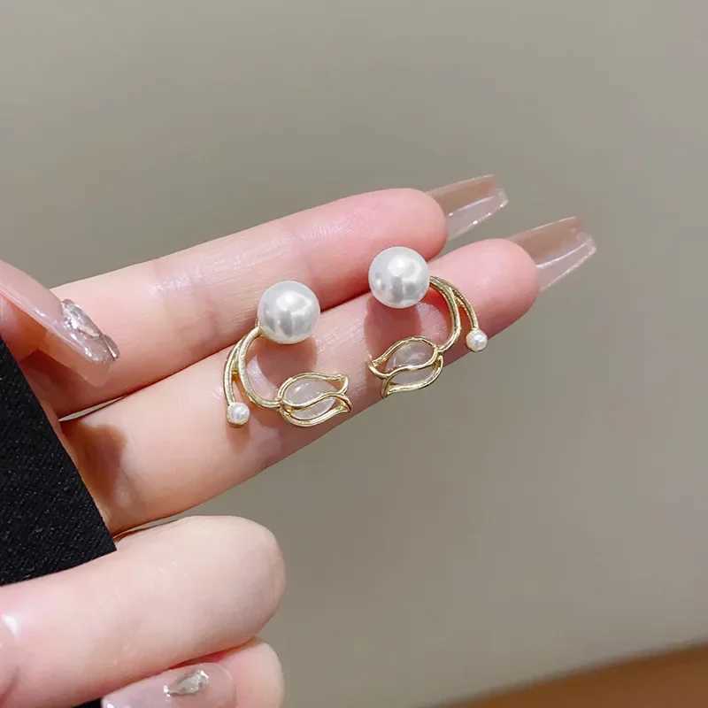 Imitation Pearl Tulip Flower Stud Earrings for Female New Trend Two in One Punk Temperament Jewelry Wholesale Girl GiftX241023