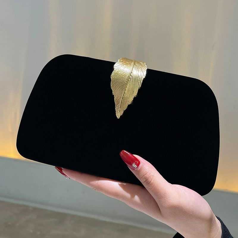 CMM New Velvet Banquet Bag Sparkling Diamond Womens Bag Cheongsam Bag Handheld Bag Plush Face Diagonal Straddle Party Bag