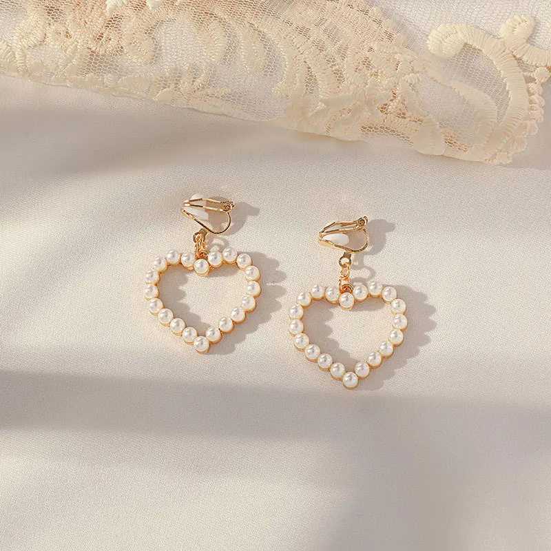 Korean Non Perforated Earring Clip for Women 2023 Hollow Pearl Earring Clip Fashion New Geometric Edge Earrings W241023