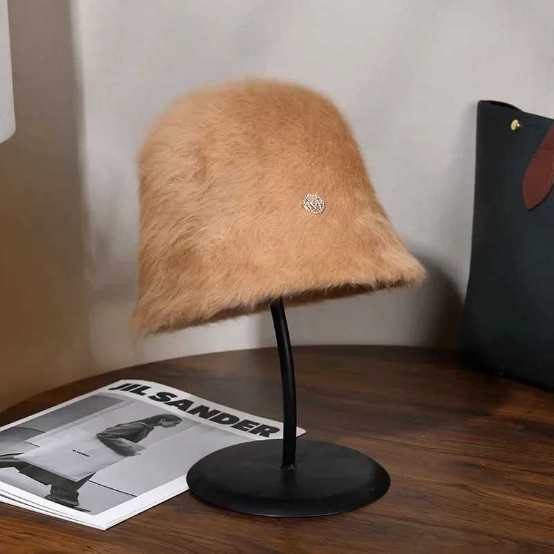 Fashion designer Xin M rabbit fur leather bucket hat warm winter Korean casual version fluffy bucket hat white warm basin hat X241023